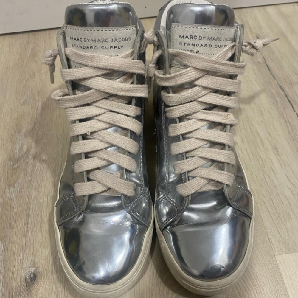 Marc by Marc Jacobs silver metallic high top sneakers 7.5 - Picture 2 of 5